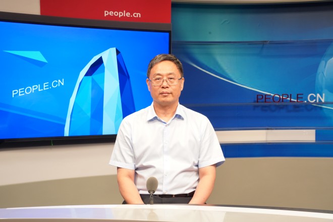 中國藝術(shù)研究院院長、黨委副書記周慶富做客人民網(wǎng)。張力洋攝